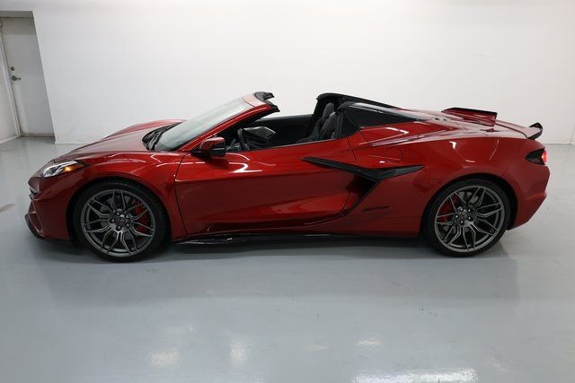 Chevrolet Corvette Vehicle Image 14