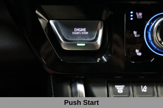 GMC Sierra 3500HD Vehicle Image 25