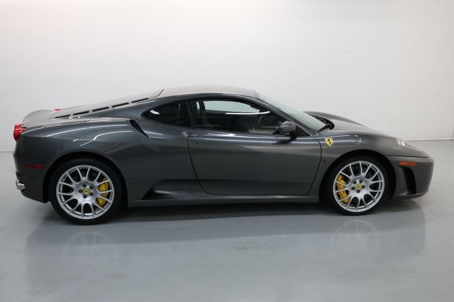 Ferrari F430 Vehicle Full-screen Gallery Image 04
