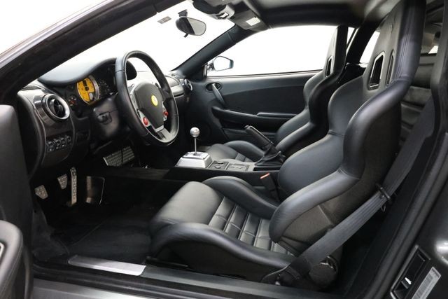 Ferrari F430 Vehicle Full-screen Gallery Image 05