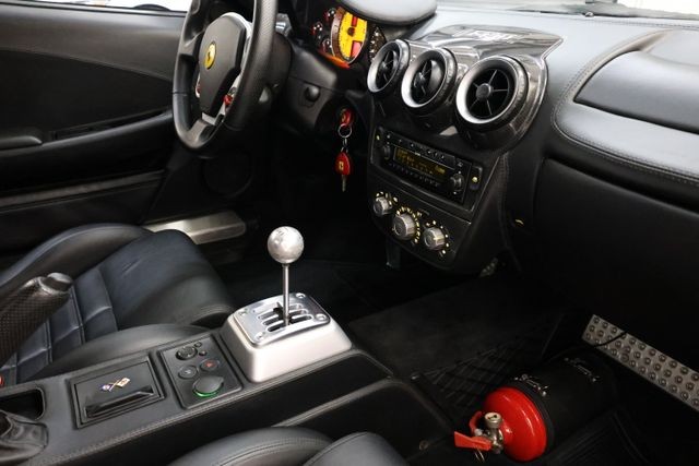 Ferrari F430 Vehicle Full-screen Gallery Image 12