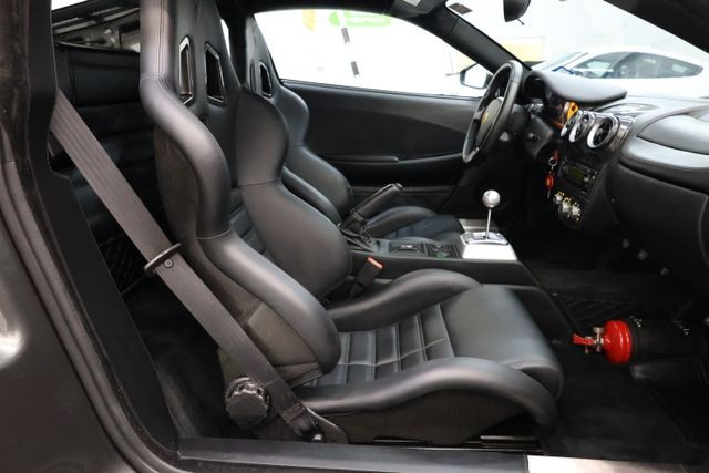 Ferrari F430 Vehicle Full-screen Gallery Image 15