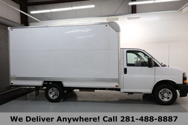 Chevrolet Express Commercial Cutaway Vehicle Full-screen Gallery Image 03