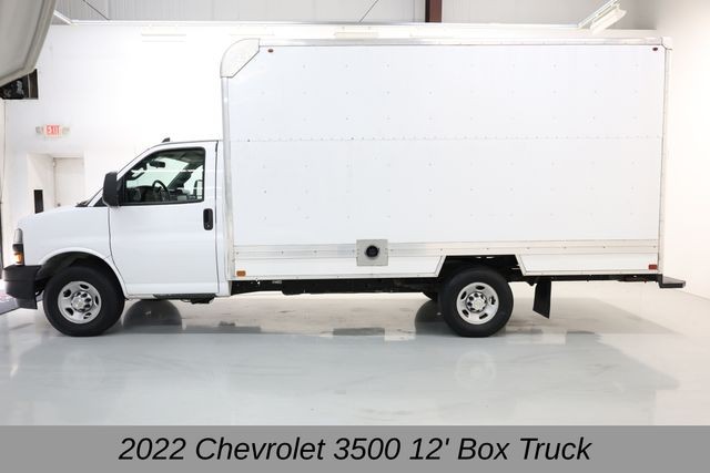 Chevrolet Express Commercial Cutaway Vehicle Full-screen Gallery Image 04