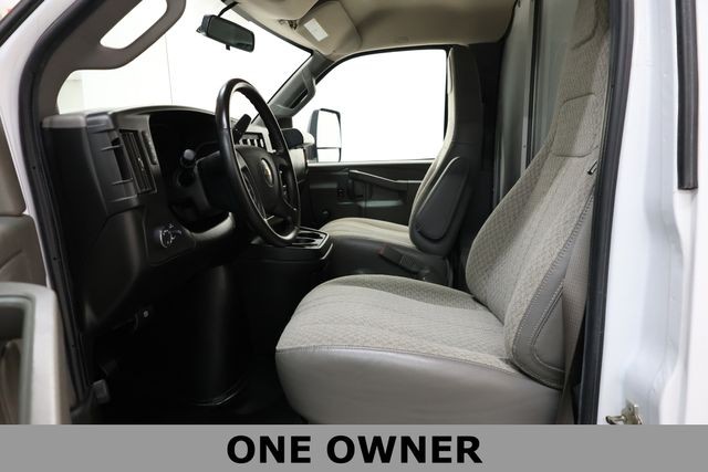 Chevrolet Express Commercial Cutaway Vehicle Full-screen Gallery Image 08