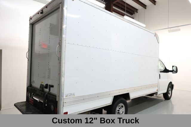 Chevrolet Express Commercial Cutaway Vehicle Full-screen Gallery Image 11