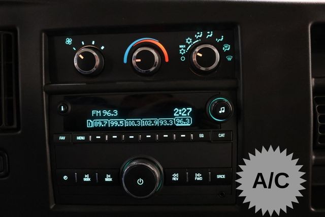Chevrolet Express Commercial Cutaway Vehicle Full-screen Gallery Image 19