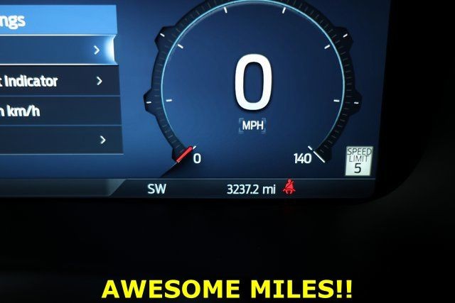 Ford F-150 Vehicle Full-screen Gallery Image 03