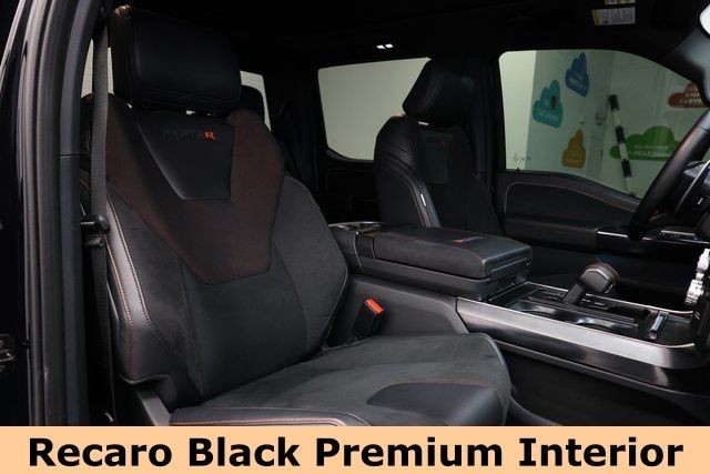 Ford F-150 Vehicle Full-screen Gallery Image 09