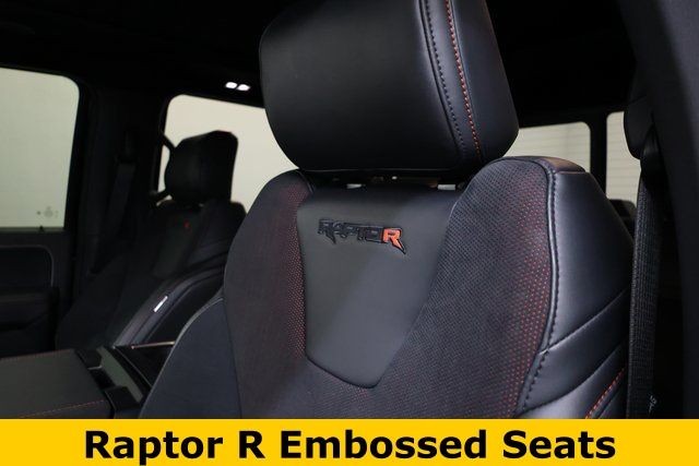 Ford F-150 Vehicle Full-screen Gallery Image 10