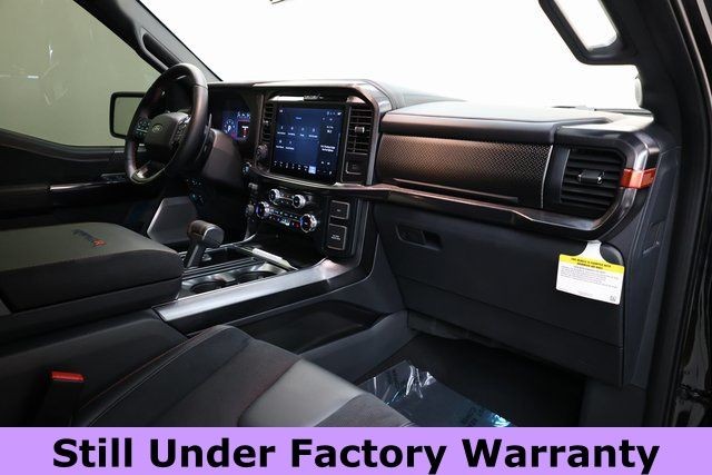 Ford F-150 Vehicle Full-screen Gallery Image 14