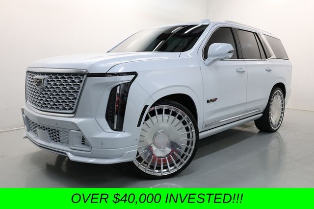 Cadillac Escalade Vehicle Full-screen Gallery Image 04