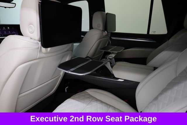 Cadillac Escalade Vehicle Full-screen Gallery Image 12