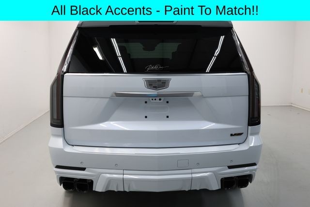 Cadillac Escalade Vehicle Full-screen Gallery Image 15