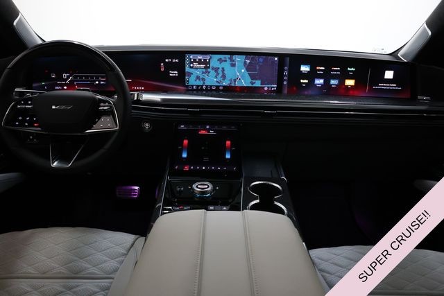 Cadillac Escalade Vehicle Full-screen Gallery Image 17