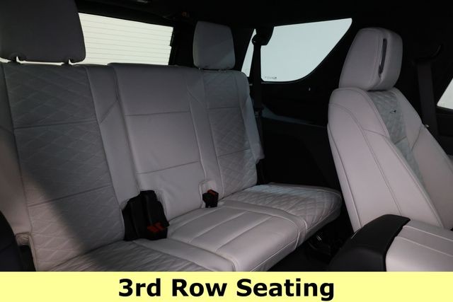 Cadillac Escalade Vehicle Full-screen Gallery Image 19