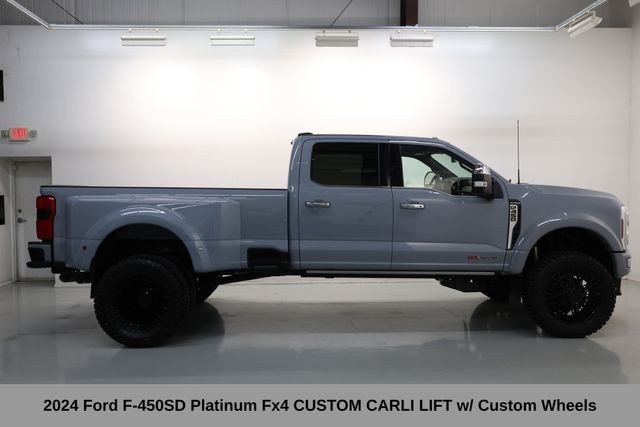 Ford Super Duty F-450 DRW Vehicle Full-screen Gallery Image 04