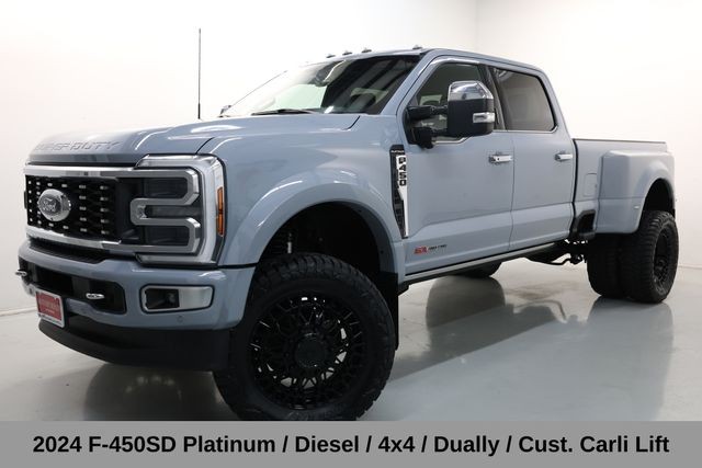 Ford Super Duty F-450 DRW Vehicle Full-screen Gallery Image 14