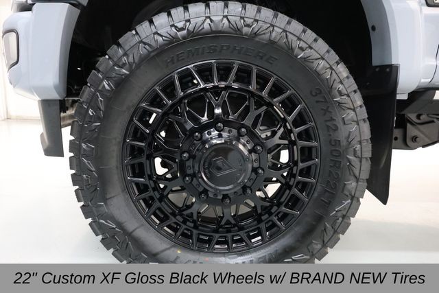Ford Super Duty F-450 DRW Vehicle Full-screen Gallery Image 15