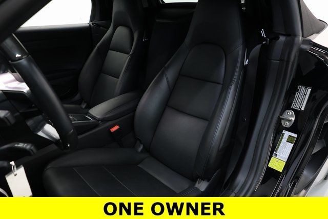 Porsche 718 Boxster Vehicle Full-screen Gallery Image 09