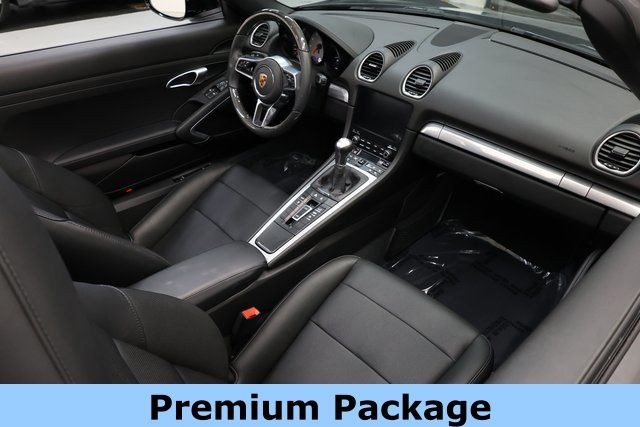 Porsche 718 Boxster Vehicle Full-screen Gallery Image 11