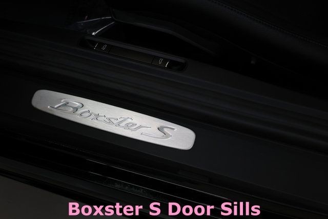 Porsche 718 Boxster Vehicle Full-screen Gallery Image 24