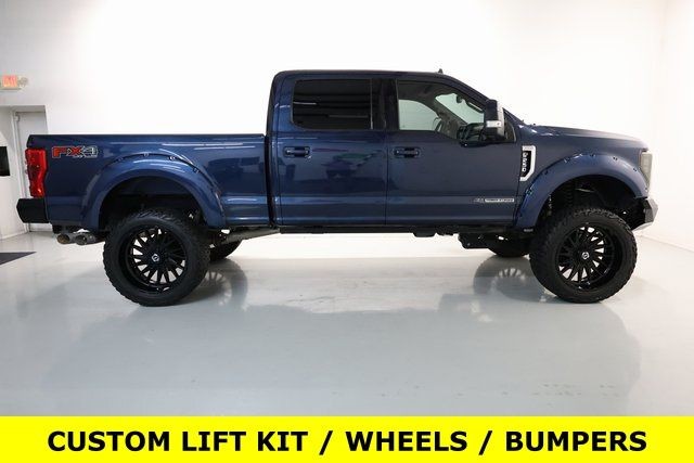 Ford Super Duty F-250 SRW Vehicle Full-screen Gallery Image 03