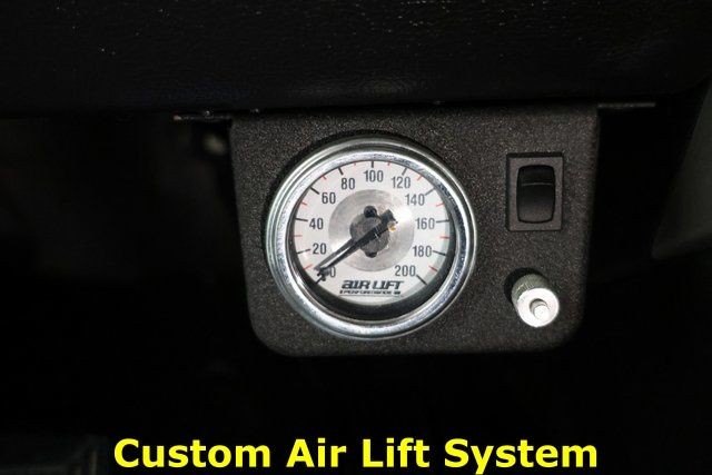 Ford Super Duty F-250 SRW Vehicle Full-screen Gallery Image 14