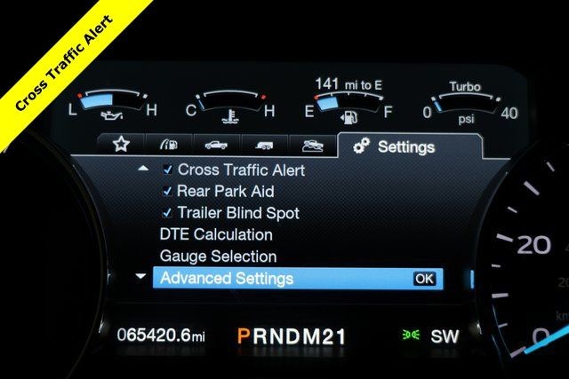 Ford Super Duty F-250 SRW Vehicle Full-screen Gallery Image 25