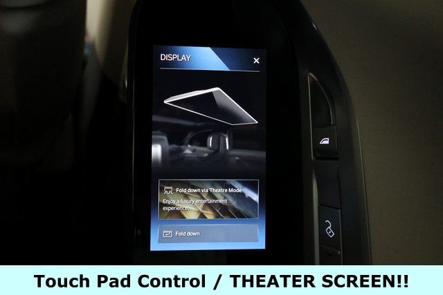 BMW 7 Series Vehicle Full-screen Gallery Image 09
