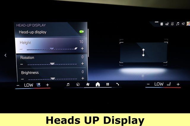 BMW 7 Series Vehicle Full-screen Gallery Image 23