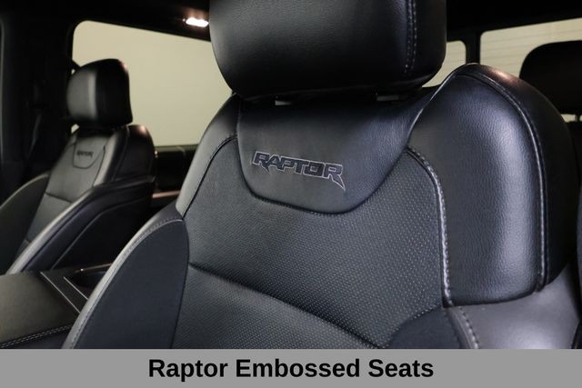 Ford F-150 Vehicle Full-screen Gallery Image 16