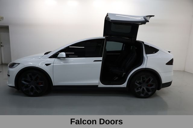 Tesla Model X Vehicle Full-screen Gallery Image 06