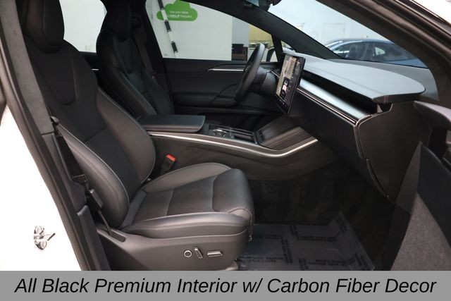Tesla Model X Vehicle Full-screen Gallery Image 16