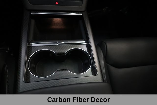 Tesla Model X Vehicle Full-screen Gallery Image 17