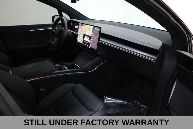 Tesla Model X Vehicle Full-screen Gallery Image 19