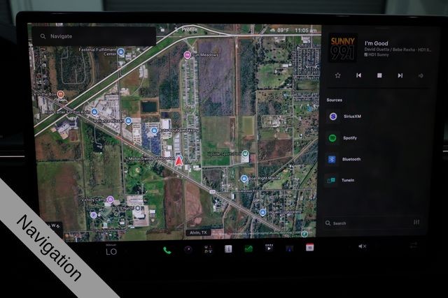 Tesla Model X Vehicle Full-screen Gallery Image 22