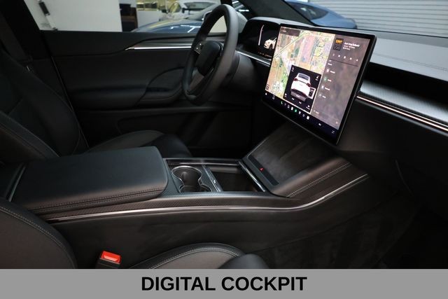 Tesla Model X Vehicle Full-screen Gallery Image 23