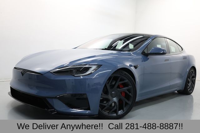 Tesla Model S Vehicle Full-screen Gallery Image 03