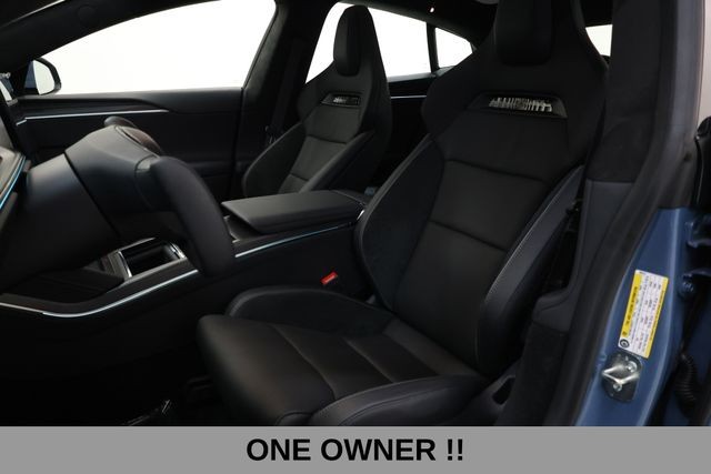 Tesla Model S Vehicle Full-screen Gallery Image 09