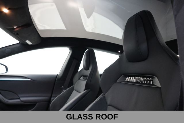 Tesla Model S Vehicle Full-screen Gallery Image 21