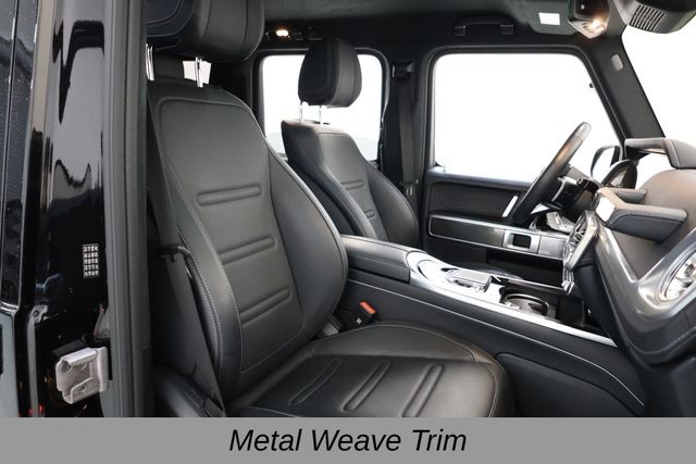 Mercedes-Benz G-Class Vehicle Full-screen Gallery Image 13