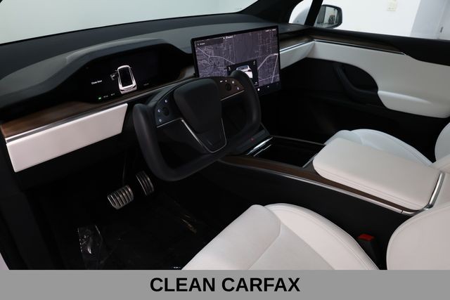 Tesla Model X Vehicle Full-screen Gallery Image 10