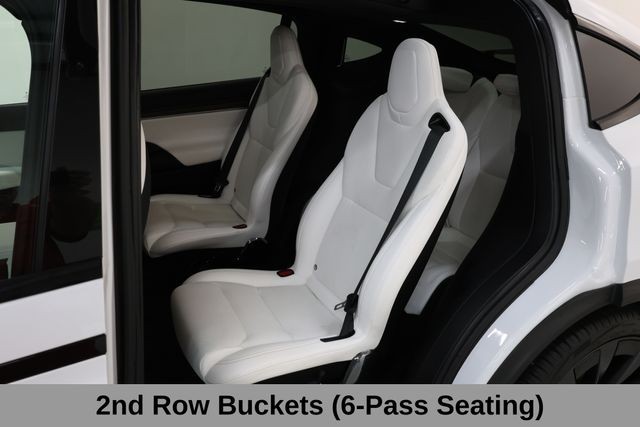 Tesla Model X Vehicle Full-screen Gallery Image 12