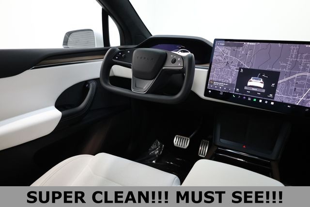 Tesla Model X Vehicle Full-screen Gallery Image 15