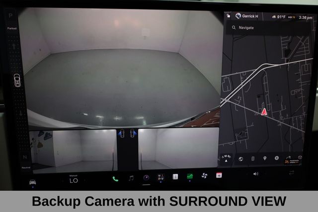 Tesla Model X Vehicle Full-screen Gallery Image 18