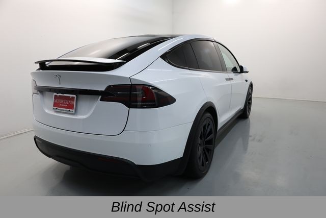 Tesla Model X Vehicle Full-screen Gallery Image 21