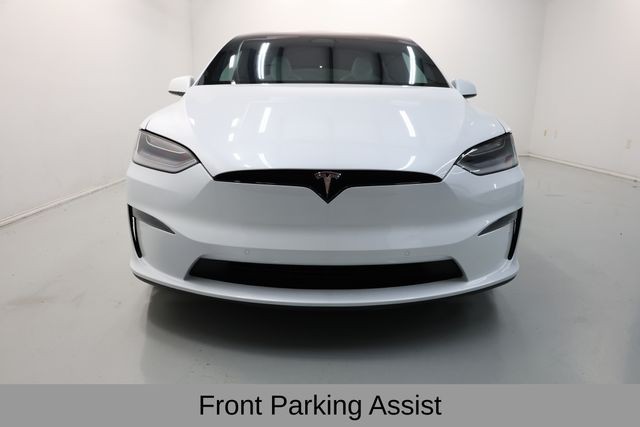 Tesla Model X Vehicle Full-screen Gallery Image 22