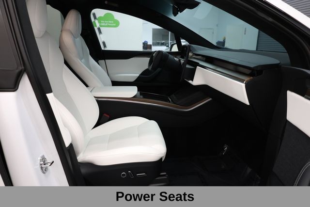 Tesla Model X Vehicle Full-screen Gallery Image 25