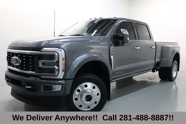 Ford Super Duty F-450 DRW Vehicle Full-screen Gallery Image 03